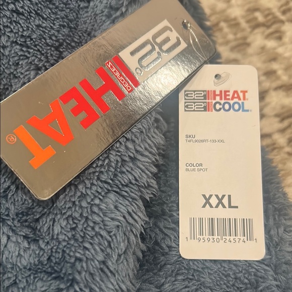 32 Degrees Blue fluffy soft women’s hooded Pullover. New with tags. XXL - Picture 2 of 4